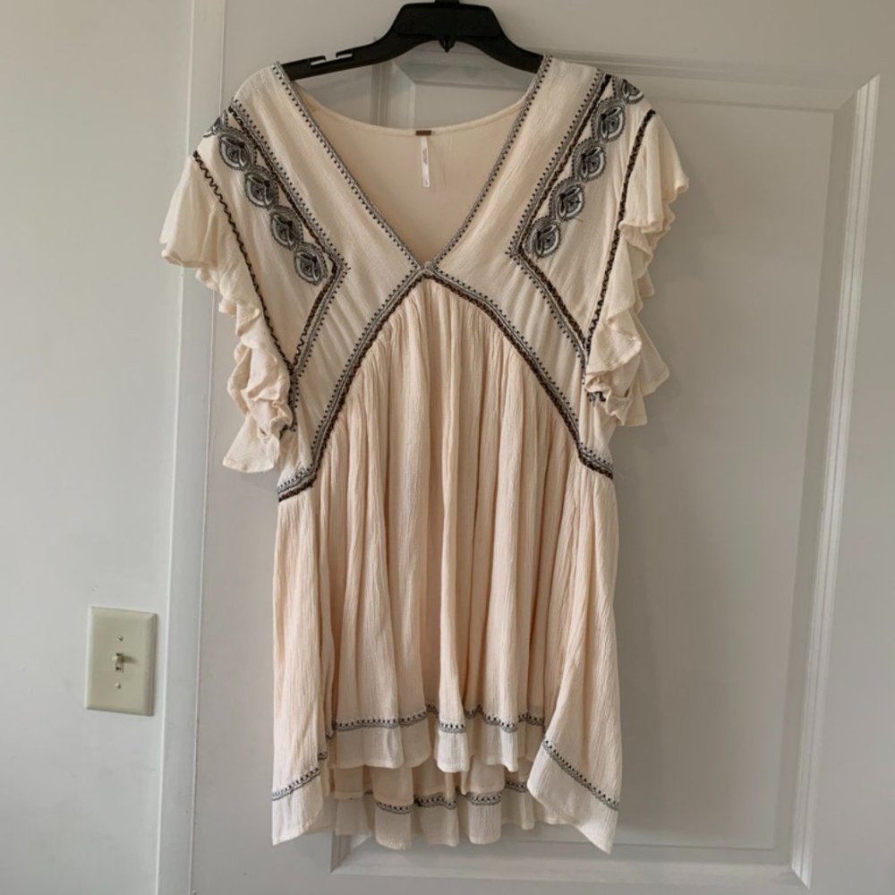 Free People cream dress with black embroidery size large- never worn